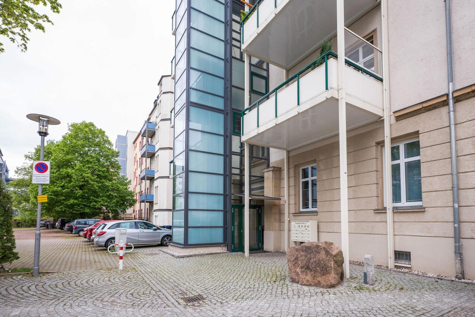 T21 - Apartment Direkt Im Zentrum Mit Parkplatz Chemnitz Exterior photo
